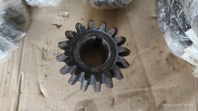 Prodám nová ozubená kola pro obraceč SIP SPIDER 450 H - 2