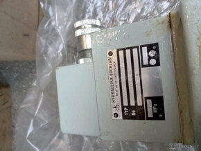 hydraulicky prvek - 2