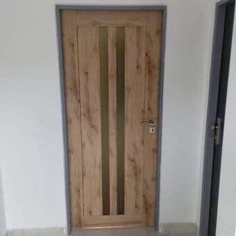 Prodám Dveře pravé 80 mediolan - 2