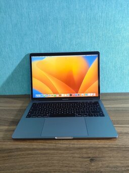 Apple MacBook Pro 13 (2017) | Core i5 • 8 GB RAM • 256 GB SS - 2