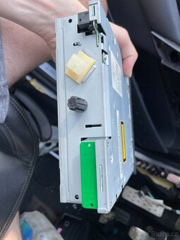 CD changer Renault Megane II - 2