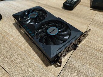 GIGABYTE GeForce RTX 3050 EAGLE OC 8G - 2