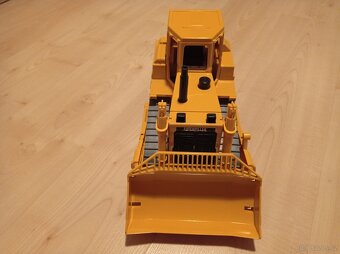 Bruder buldozer. - 2