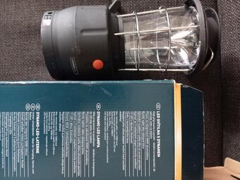 LED lucerna s dynamem (kličkou na nabíjení) - 2