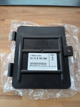Kryt výpustního otvoru oleje - BMW E46 - 51718197932 - 2
