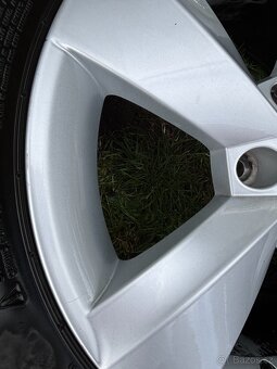 Orig.ALU kola Škoda s letní pneu 205/60 R16 H a rezervou - 2