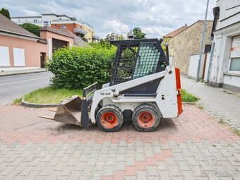 Smykový nakladač Bobcat 453 - 2