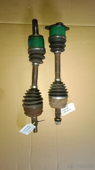 Mitsubishi Pajero V60 poloosy - 2