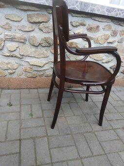 Křesla Thonet. - 2