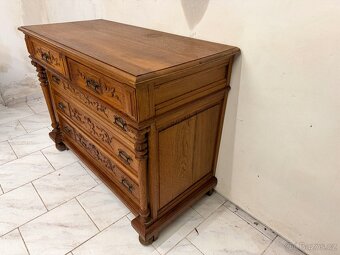 Starožitná masivní komoda - 2