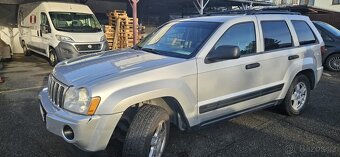 Jeep Grand Cherokee Laredo - 2