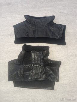 Moto kožené nákrčníky. - 2