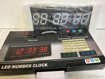 Digitální nástěnné hodiny (zelené) - 2