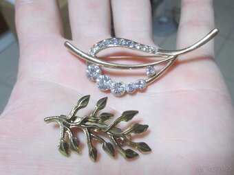 Nádherné staré brože - 2 ks - 2