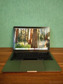MacBook Pro 2018 | i5 • 8GB • 256GB SSD - 2