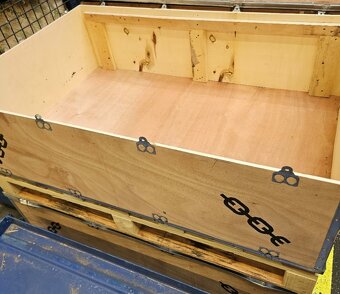 dřevěné bedny - obaly s paletou - 2