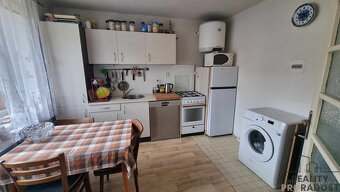 Prodej rodinného domu 70 m2, pozemek 720 m2 - 2
