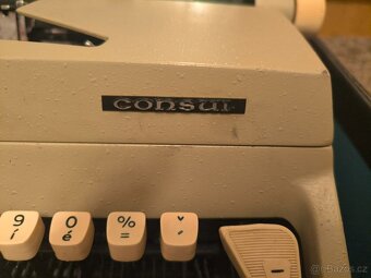 Plně funkční psací stroj Consul - 2