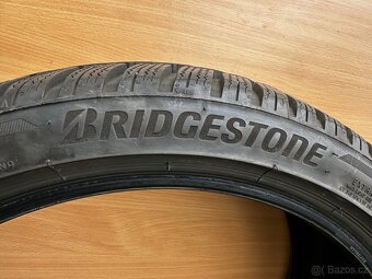 Pneu 225/40 r18 - 2