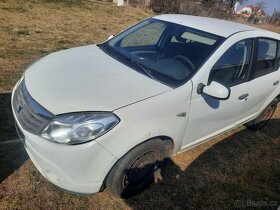 dacia sandero 1.4i - 2