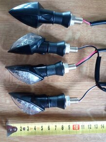 LED blinkry na motorku spear - 2