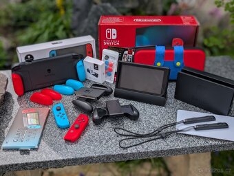 Nintendo Switch + příslušenství - 2