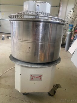 Hnětač těsta - 33l 25kg - 2