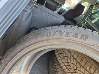 235/45 r18 UltraGrip sada zimní pneu - 2