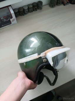 Retro helma s brýlemi - 2