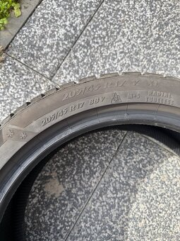 Zimní pneu 205/45 r17 - 2