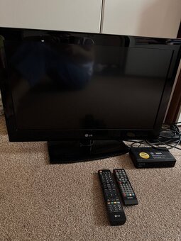 Televize LG + set-top box - 2