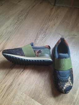 Prodám krásné italské sneakersy velikost 38,5 - 2
