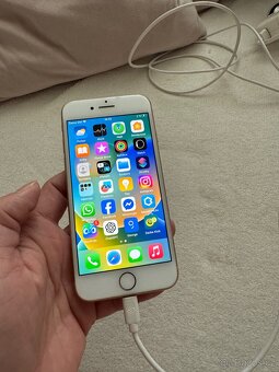 iPhone 8 gold - 2
