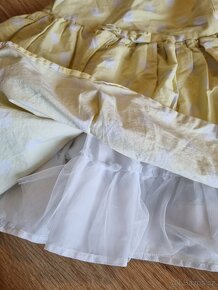 Divci obleceni vel.98/104 trička, saty, mikiny - 2