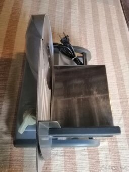 Kuchyňský elektrický kráječ - 2