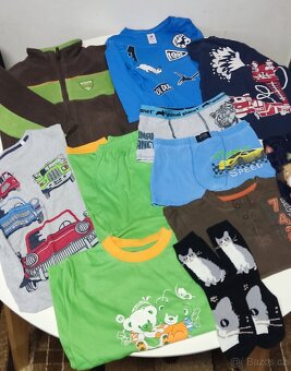 Trička, mikina.. vel. 134 - 2