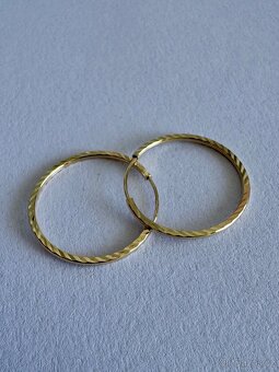 Zlaté náušnice 14K, 1,65 g, průměr 2,7cm - 2