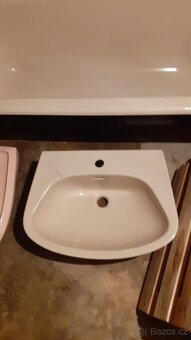 Litinová vana+umyvadlo - 2