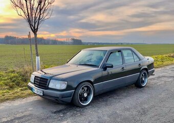 Mercedes W124 260e SLEVA - 2