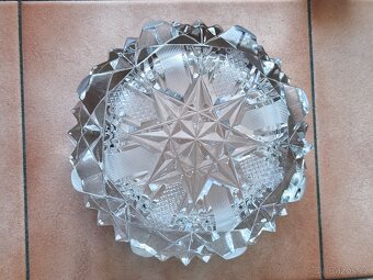 Masivní broušený popelník - 2