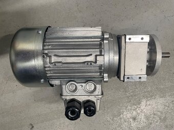 třífázový elektromotor - 2