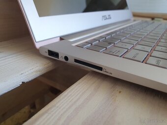 Asus ZenBook UX31E na díly, nejde. - 2