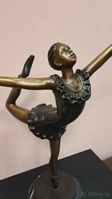 Velká bronzová plastika baletka 55 cm signováno 6240 - 2