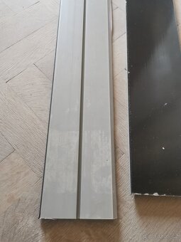 Soklové lišty 120/4m červené lesklé - 2