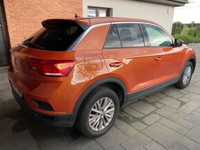 VW T-ROC 1.6 TDi, 85 kW, 2018, hezký stav - 2