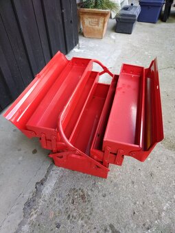 Plechovy box na naradi - 2