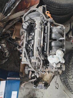 Škoda fabia 1.4 MPI 16 V motor - 2
