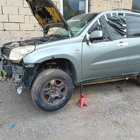 Toyota RAV4 2,0 85Kw, na díly - 2