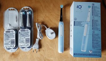 Elektrický kartáček Oral-B iO series 3 - 2