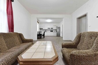 PRONÁJEM DOMU SE DVĚMA BYTY PO REKONST., 333 M2, NA POZEMKU - 2